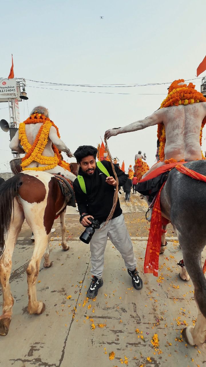 Maha Kumbh was a universe in itself🌍; energy, devotion, and an ocean of people. But when I needed a pause, music filled...